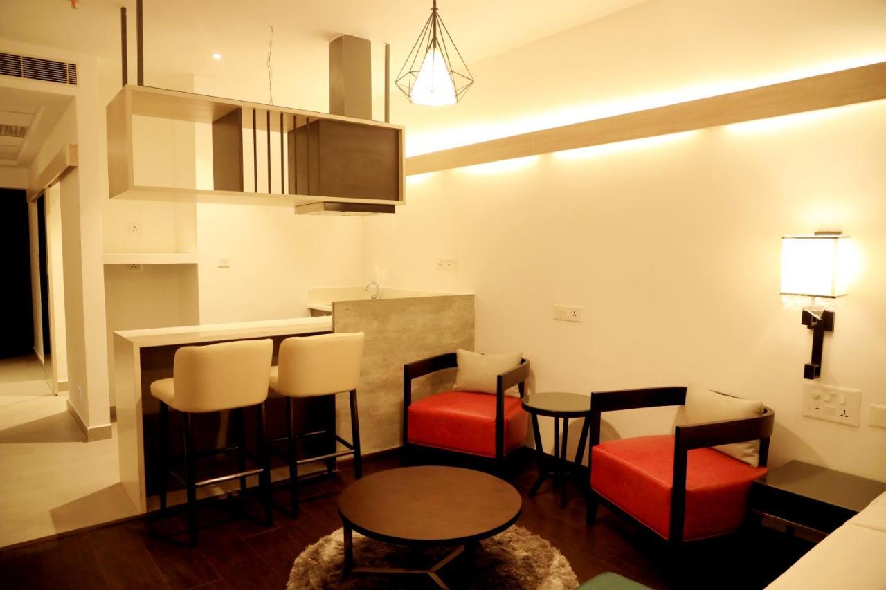 Hotel Deccan Serai Grande, Gachibowli, Хайдарабад Экстерьер фото
