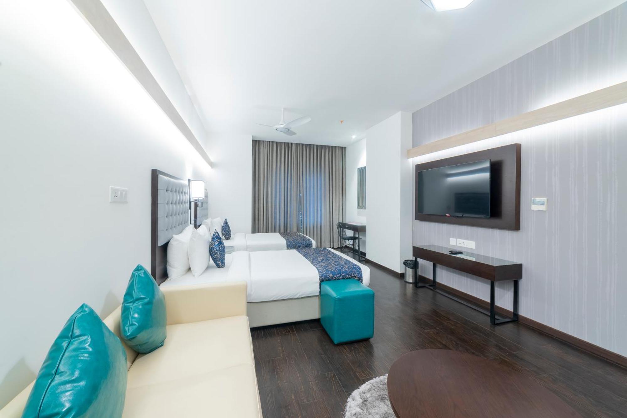 Hotel Deccan Serai Grande, Gachibowli, Хайдарабад Экстерьер фото
