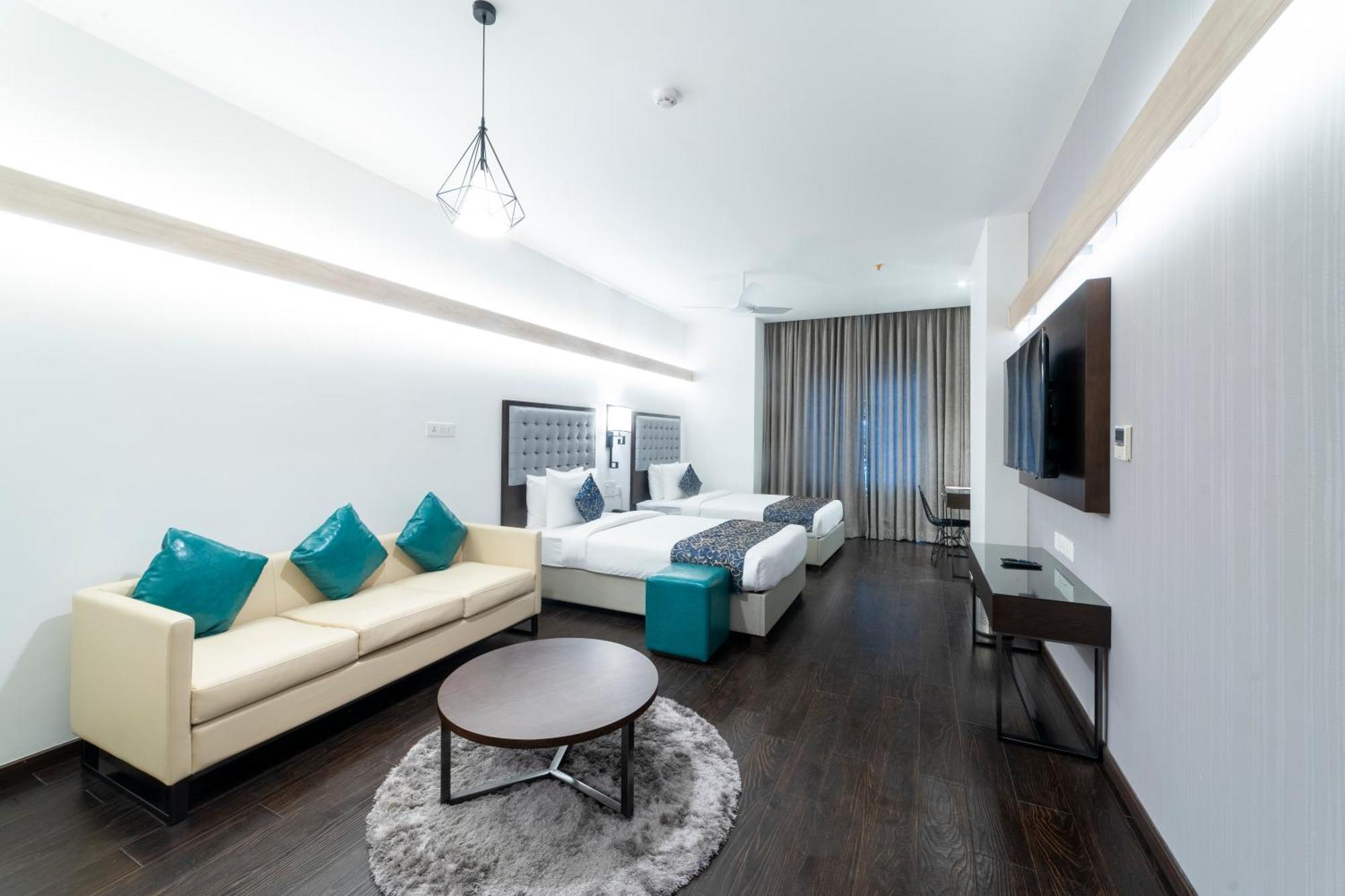 Hotel Deccan Serai Grande, Gachibowli, Хайдарабад Экстерьер фото