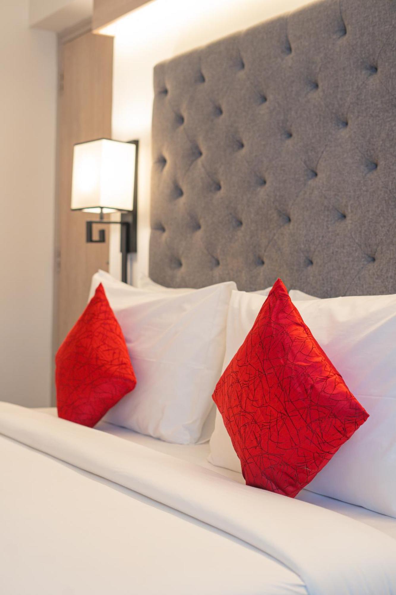 Hotel Deccan Serai Grande, Gachibowli, Хайдарабад Экстерьер фото